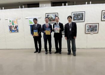 嘉市國中小生畫作驚豔日本　首度與千葉縣館山市合辦美術展