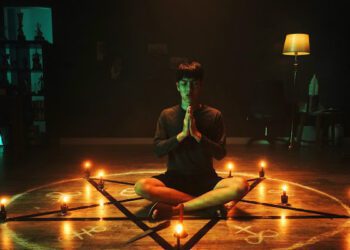 兩大BL男神《鬼碟仙》耍陰 陰陽眼演員驚呼「2樓有鬼」