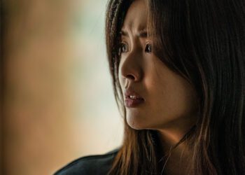 李先彬變驚悚女王驚呆男友李光洙 看《噪音殺機》嚇到狂灑爆米花