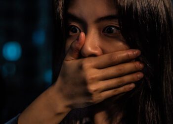 樓上腳步聲、樓下想殺人！ 《噪音殺機》刻畫比電影更恐怖日常