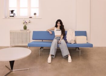 TOMMY HILFIGER 宣佈張員瑛成為 TOMMY JEANS 2025 夏季品牌大使