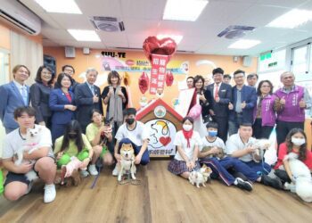 漾新聞|瞄準毛經濟600億產值 樹德家商寵物經營科揭牌成立簽約產學合作