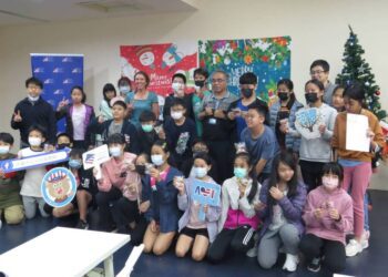 漾新聞|AIT專業師資分享美國最道地聖誕節文化　河堤學童理解感恩惜福