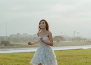 吳申梅為《美麗的女人》MV穿白紗 一補沒拍婚紗照的遺憾