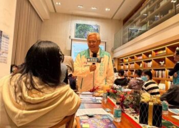 漾新聞|「跌倒其實是偽裝的祝福！」郭倍宏與大學生座談提五大青年政策