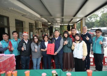 漾新聞|議會「揪感心」！議長康裕成率議員慰勞第一線清潔隊員