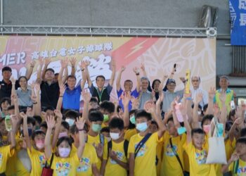 漾新聞|台電FUN電營壓軸福誠高中登場 台電女排攜手學童傳承「永不放棄」運動精神