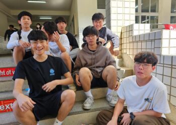 漾新聞|學測英文作文（AI）機器人也入題 高雄考生許願機器人也能擁有讀心術