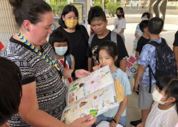 漾新聞|國教署首辦外籍老師入校園 河堤國小師生暑期英語學習不打烊