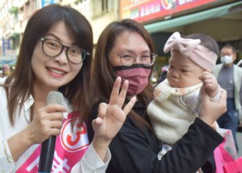 漾新聞|一票也不能少 陳美雅最後黃金周拼陸戰 市場拜票徒步掃街