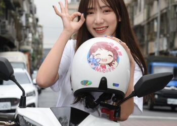 漾新聞|陳美雅競選小物安全帽熱銷中 選民以行動力挺