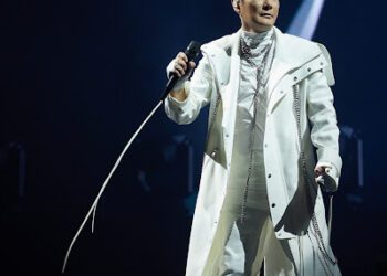 張信哲未來式終極版上海引爆 兩晚共吸16萬張太太愛相隨