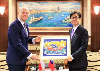 波蘭格丁尼亞市參訪團訪高 參訪智慧城市應用、港灣建設 陳其邁：交流城市治理經驗 強化實質合作