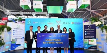 中國建設銀行新加坡分行首次攜手新加坡國立大學企業機構、淡馬錫信託基金會咨詢顧問及Co-Axis共同推動綠色科技與創新生態亮相2025新加坡金融科技節