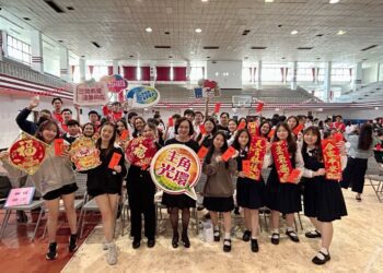 漾新聞|三信家商僑生祭祖暨春節聯歡 校長林岑頒獎49優秀僑生