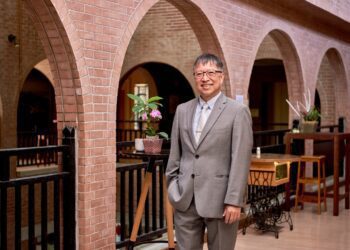 漾新聞|全國約74萬人感染過C型肝炎病毒 中山大學余明隆獲2023台灣肝臟研究學會特殊貢獻獎