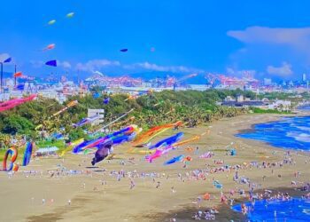 旗津風箏節 6天吸引20萬人次朝聖 熱氣球9月底升空接棒