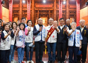 漾新聞|「距離勝選最近的機會」黃柏霖獲韓國瑜加持「全方位的政治人才」就像「滿漢全席」