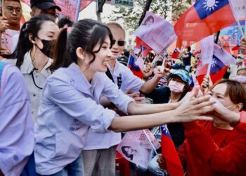 漾新聞|李明璇競總成立展現高人氣 籲相信年輕人給她機會她給人民「璇侯康」