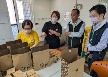 漾新聞|台電高雄區處送暖 認捐喜憨兒月餅傳遞雙份愛