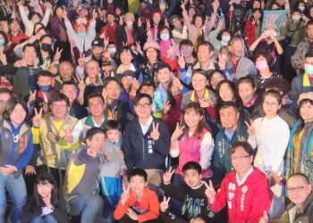 漾新聞|許智傑「協尋鍾易仲」質疑未出席鳳山光之季開幕「不認真」