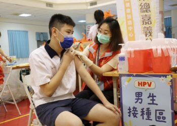 嘉市衛生局提倡HPV疫苗施打　全面防護兩性免受人類乳突病毒威脅