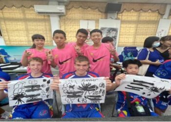 漾新聞|澳洲布里斯本朗柯恩火箭隊鳳甲國中相見歡　體驗書法揮毫也交流籃球賽