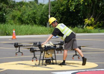 屏東智慧農業學校辦理農用植保無人機考照測驗及產業交流活動