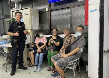 母親走失焦急報案 恰巧在派出所相遇