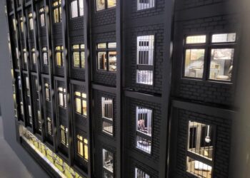 【郎亞玲有情癡】最小的鼓噪，最大的寂靜－ 2023台北雙年展「小世界」中的大啟示