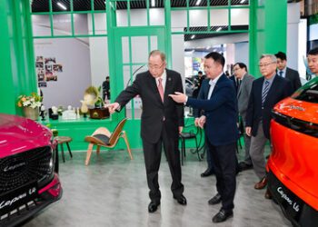 潘基文蒞臨奇瑞集團生態館LEPAS展區，共推綠色出行新未來