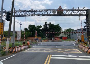 【龍寶路平交道預計112年7月14日起施工封閉】 請用路人提前規劃行車動線