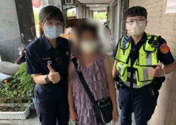 路邊紅包撿不撿? 警尋得失主，才知其實是工資