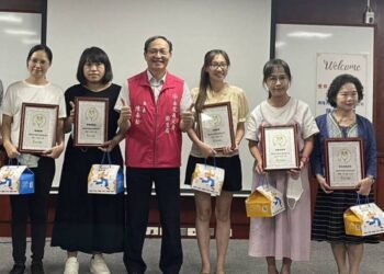 南投縣8家診所通過國民健康署「診所高齡友善服務自我評核」