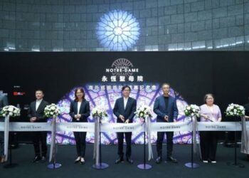 穿越時空「巴黎聖母院」VR虛擬之旅 世界巡迴首站在高雄