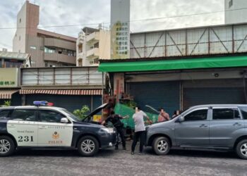 車輛沒電發不動　南門警火速支援助導電