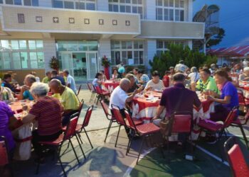 佳里區嘉福社區周年慶活動熱鬧登場，佳里警分局派員交安宣導。