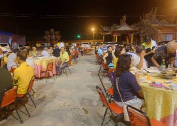 佳里區塭內里辦公處及佳里區通興歌友會聯合舉辦慶祝中秋節餐會及政令宣導活動。