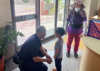 兒童走失嚎啕大哭 公園警助返家