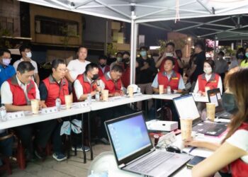 竹市府跨局處合作火速解決和平路20巷道路下陷問題　高市長宣布危機暫解撤回前進指揮所