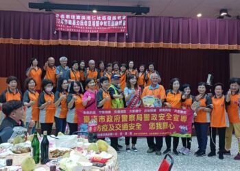 佳里區忠仁社區舉辦慶祝中秋節餐會及防制家暴政令宣導活動。