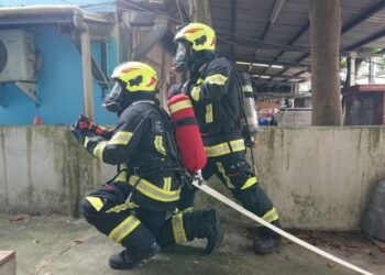 花蓮縣消防局辦理嘉新村狹小巷弄搶救演練