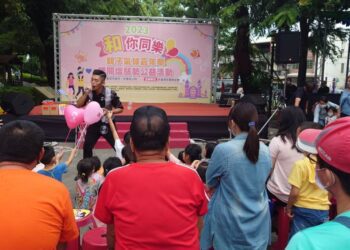 大臺南佳里婦女會舉辦親子氣球嘉年華及關懷弱勢公益活動，圓滿成功獲好評。