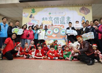 「超商借還書」新上線 全家、萊爾富取還書好方便