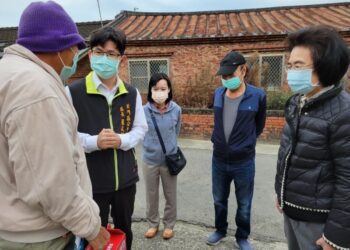 寒流來襲南市北門區公所寒冬送暖關懷獨居老人