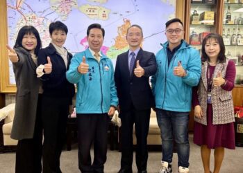 華信航空張程皓總經理拜會金門縣府 雙方針對春節臺金空運交換意見