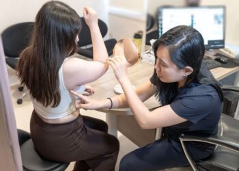 孕後減重副乳難消還伴隨刺痛？李咏馨醫師詳解乳腺刺激引發副乳腫脹成因