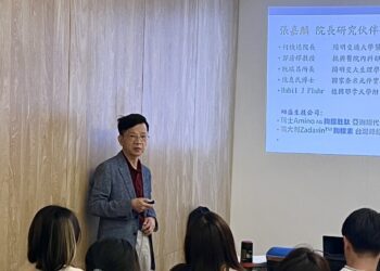 陶聲洋公益健康講座聚焦「胸腺素輔助治療」 張嘉麟醫師攜手唐玲鼓勵癌友與癌共存
