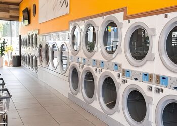 斜槓人生新選擇 自助洗衣創業崛起 衣美學院開創個性加盟模式