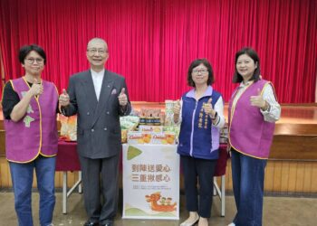 椅子瑜珈暖身心 圓緣會陪伴憨兒動起來共度健康時光